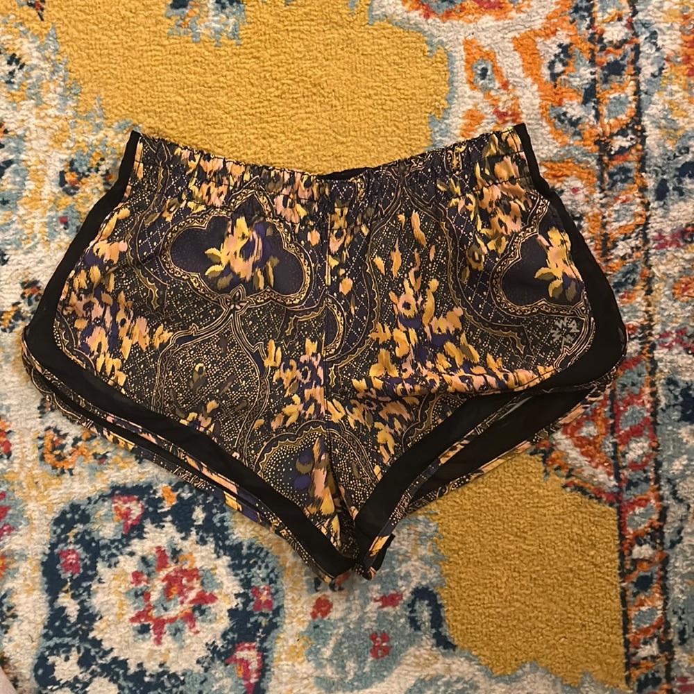 Mid rise urban outfitters without walls patterned running shorts with liner